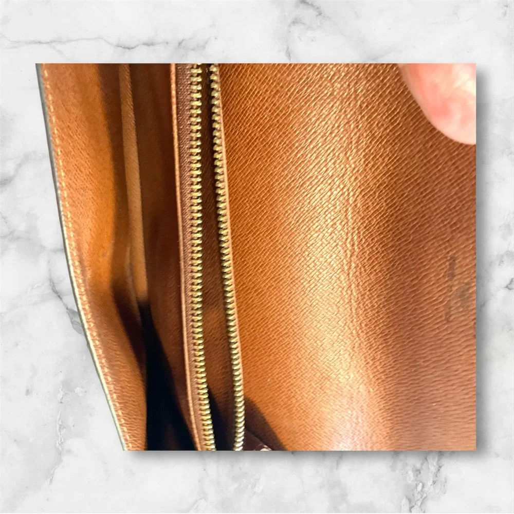 LV Sarah Monogram Wallet - Picture 7 of 8